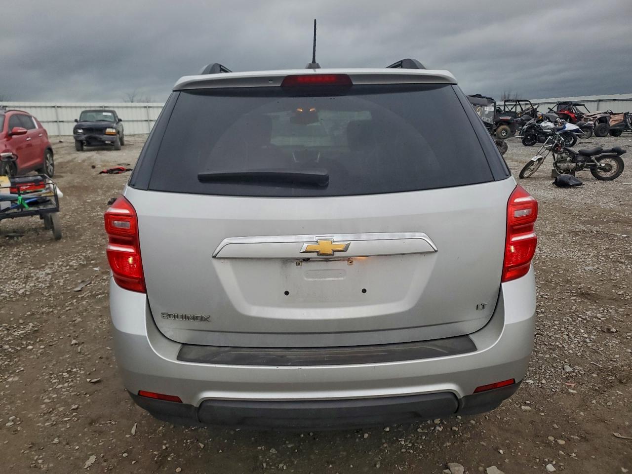 2017 CHEVROLET EQUINOX LT photo 6