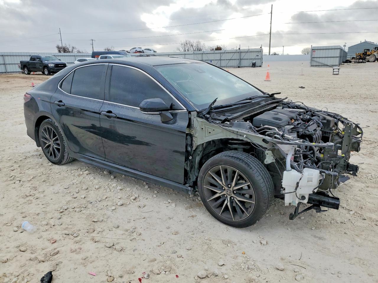 2022 TOYOTA CAMRY SE photo 4