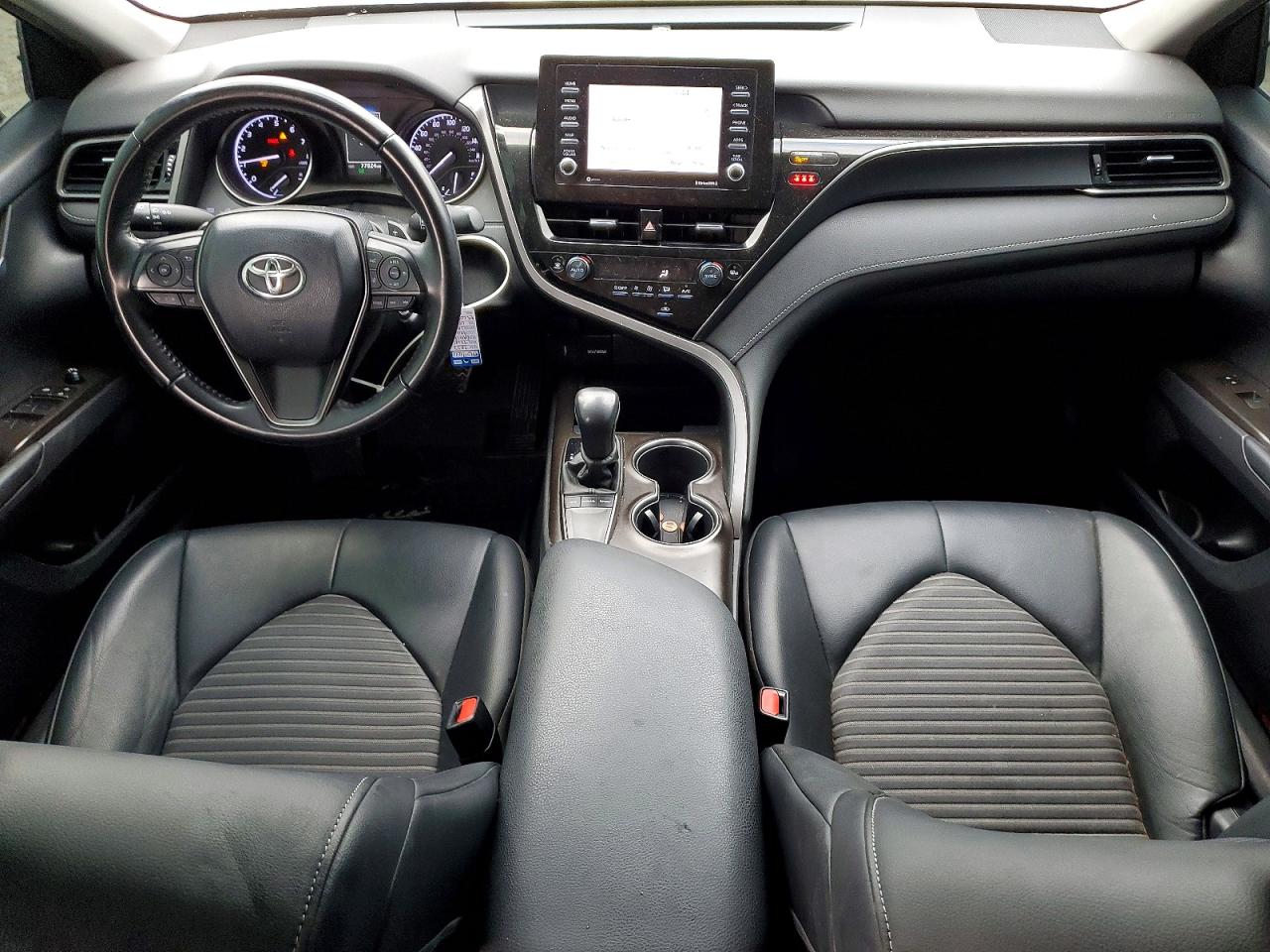 2022 TOYOTA CAMRY SE photo 8