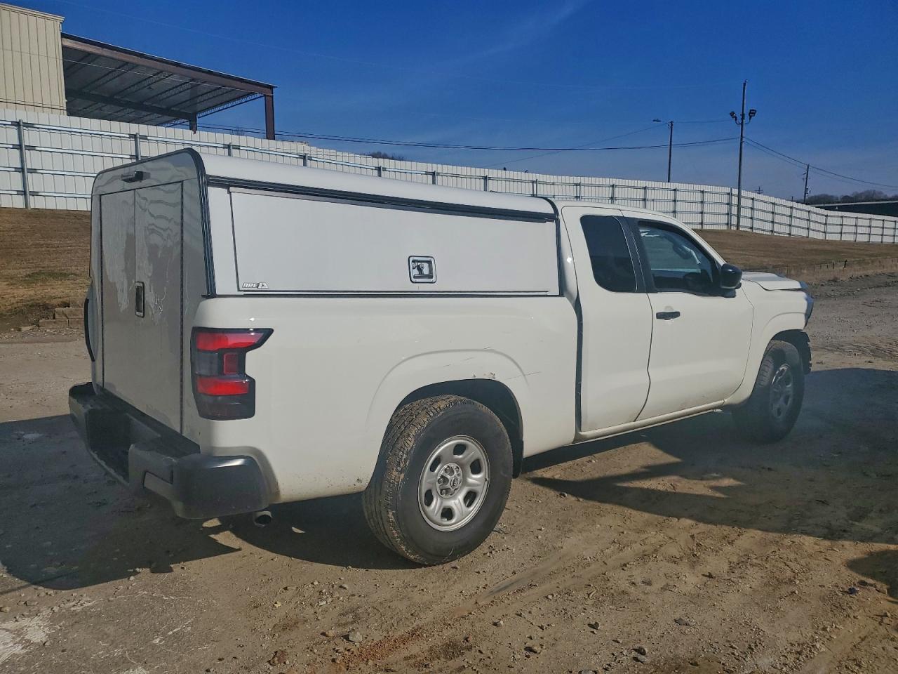 2024 NISSAN FRONTIER S photo 3