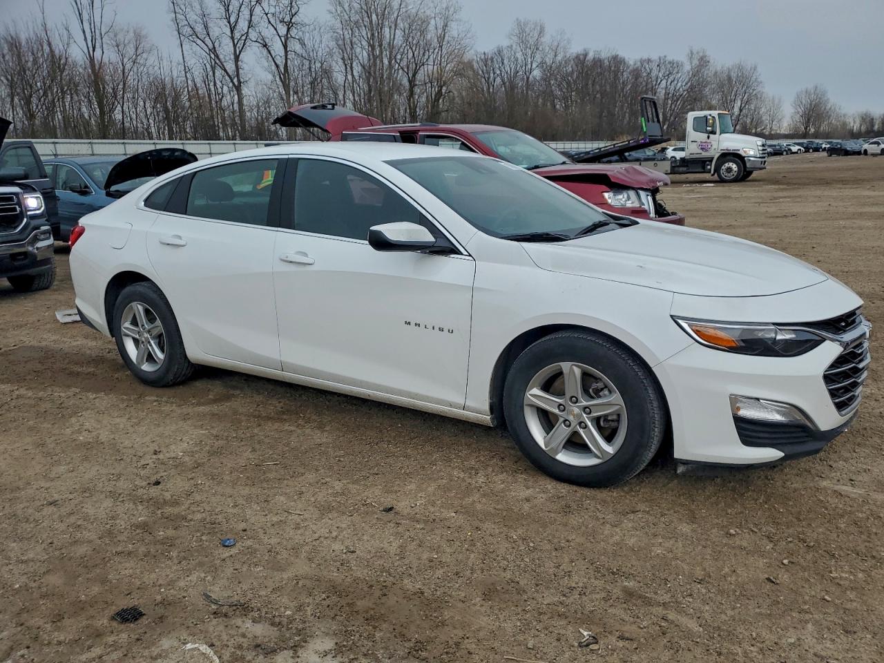 2024 CHEVROLET MALIBU LS photo 4