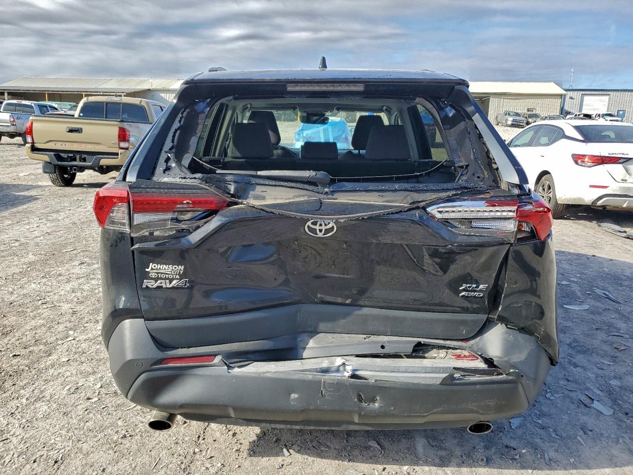 2019 TOYOTA RAV4 XLE photo 6