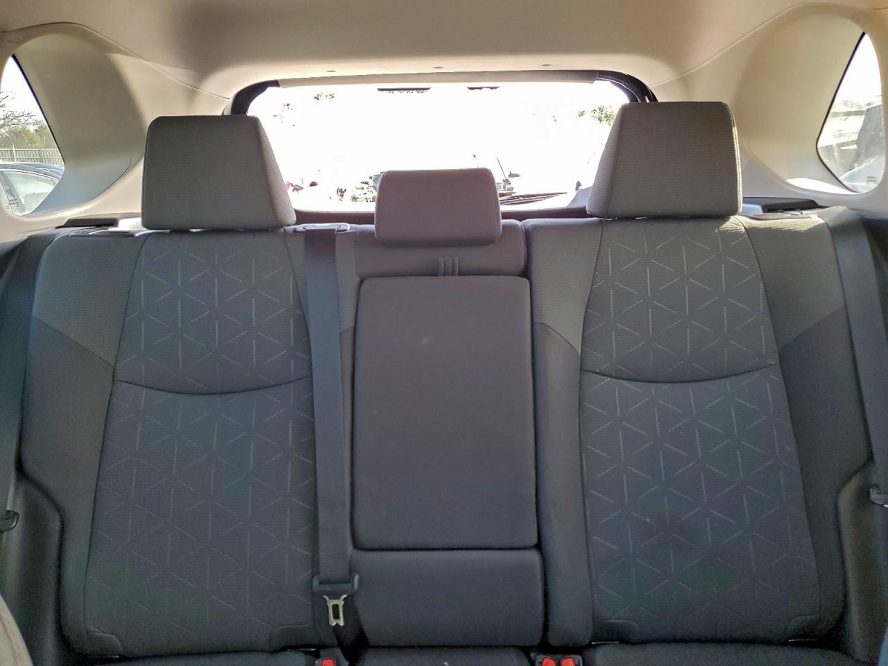 2019 TOYOTA RAV4 XLE photo 10