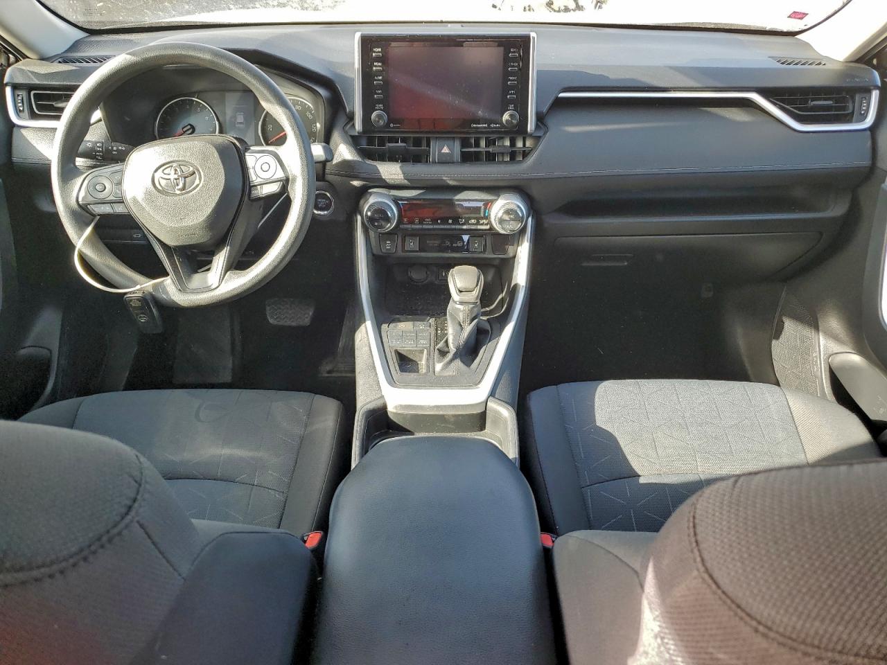 2019 TOYOTA RAV4 XLE photo 8