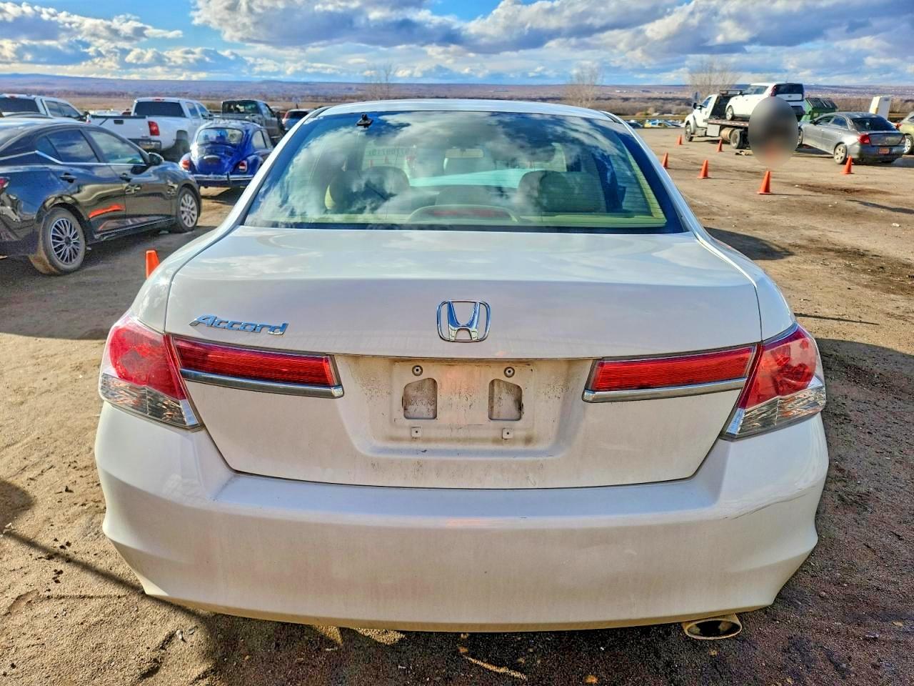 2011 HONDA ACCORD LX photo 11