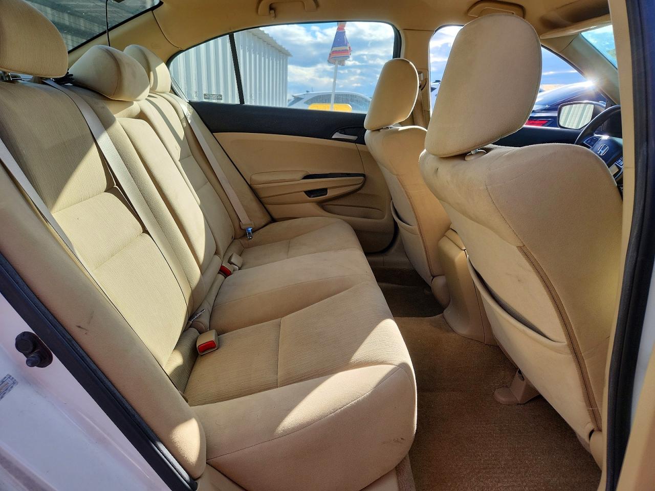 2011 HONDA ACCORD LX photo 19