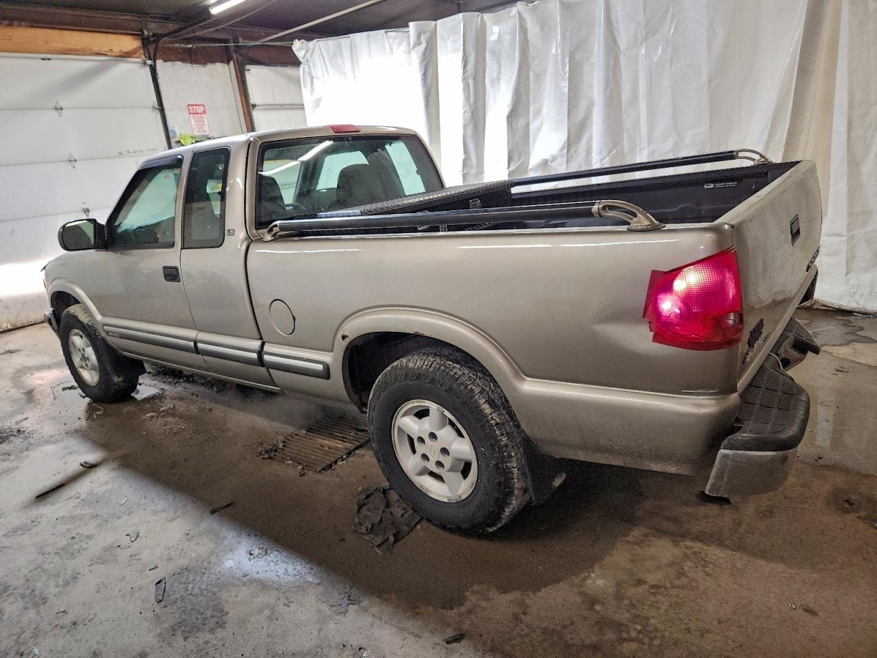 2003 CHEVROLET S TRUCK S10 photo 2