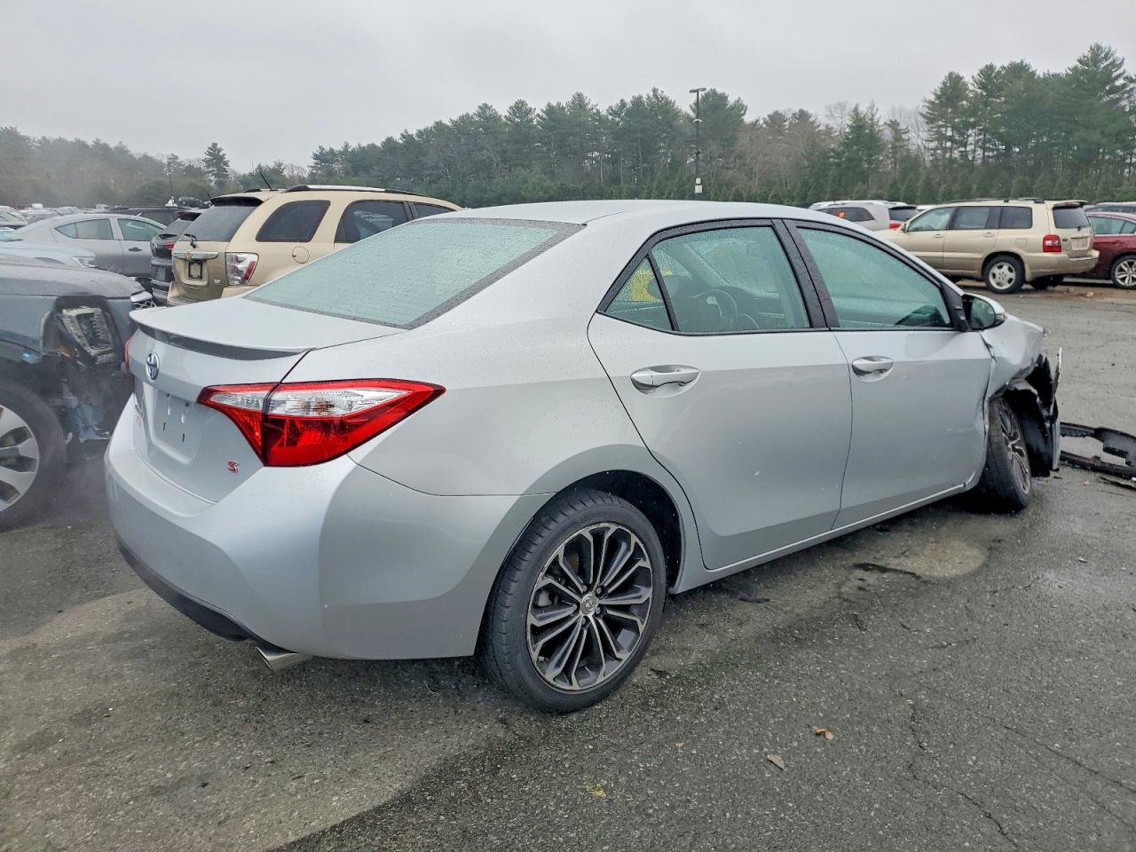 2014 TOYOTA COROLLA L photo 3