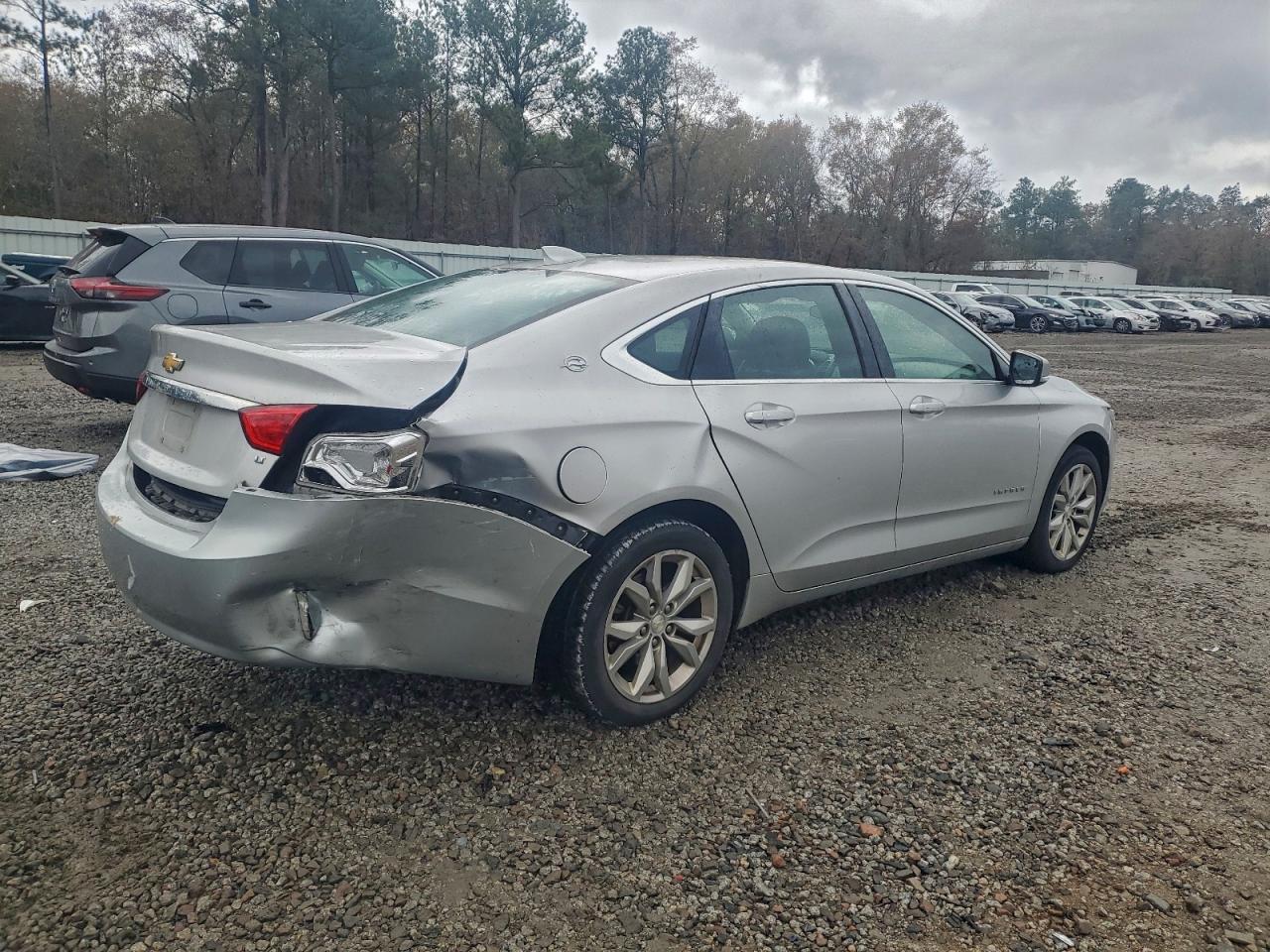 2018 CHEVROLET IMPALA LT photo 3