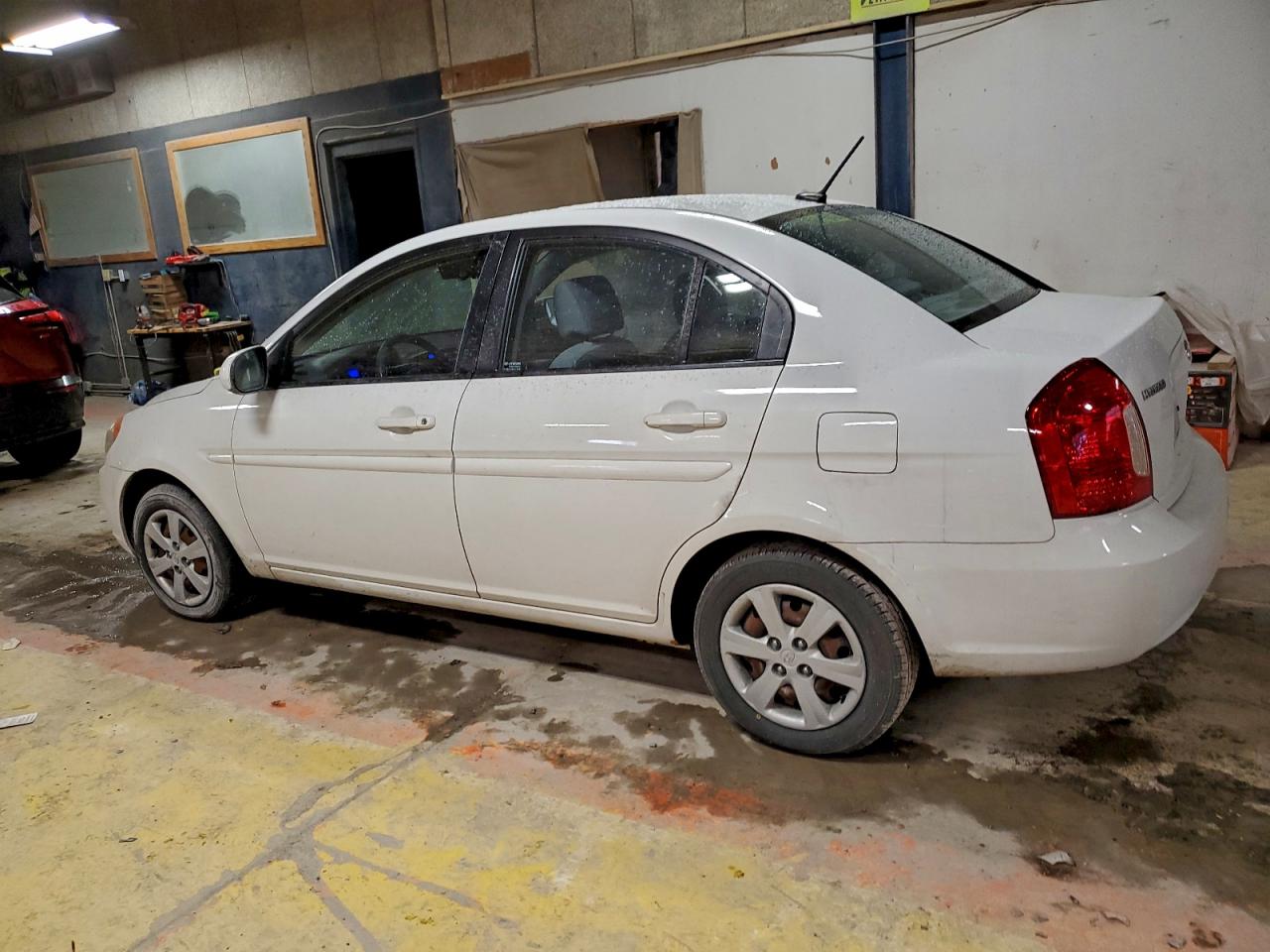 2010 HYUNDAI ACCENT GLS photo 2