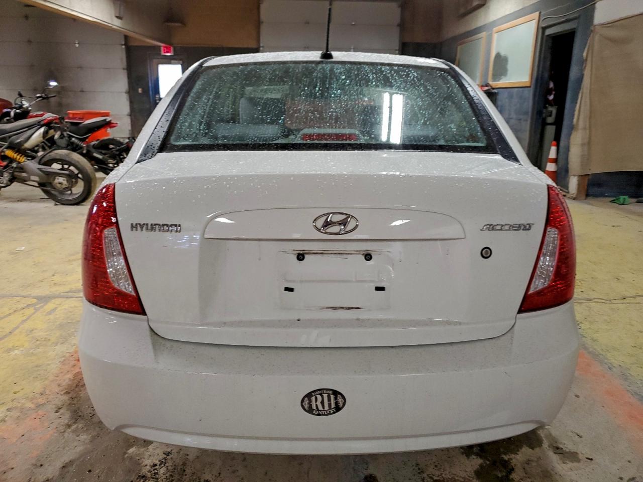 2010 HYUNDAI ACCENT GLS photo 6