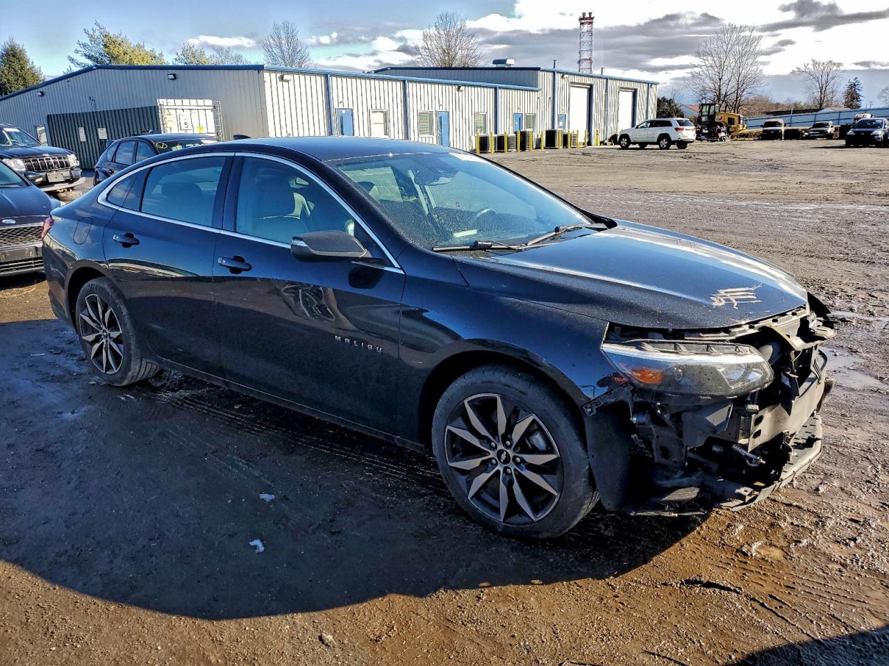 2017 CHEVROLET MALIBU LT photo 4