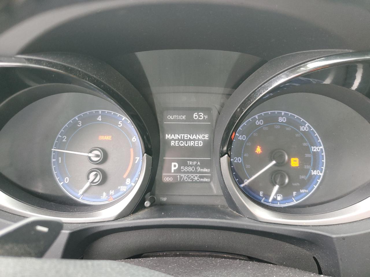2016 TOYOTA COROLLA L photo 9