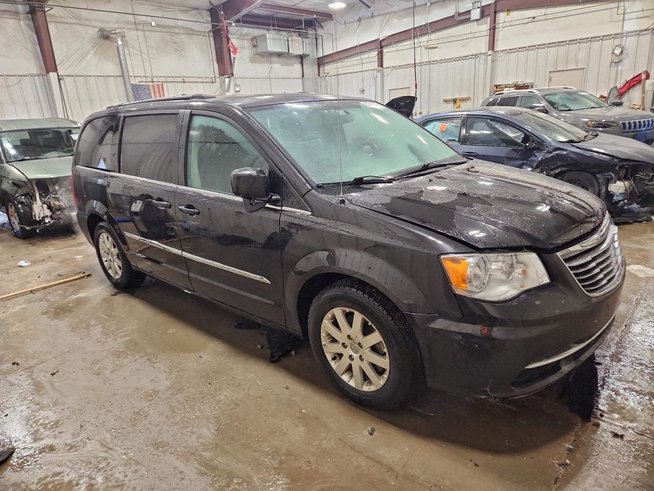 2015 CHRYSLER TOWN & COUNTRY TOURING photo 4