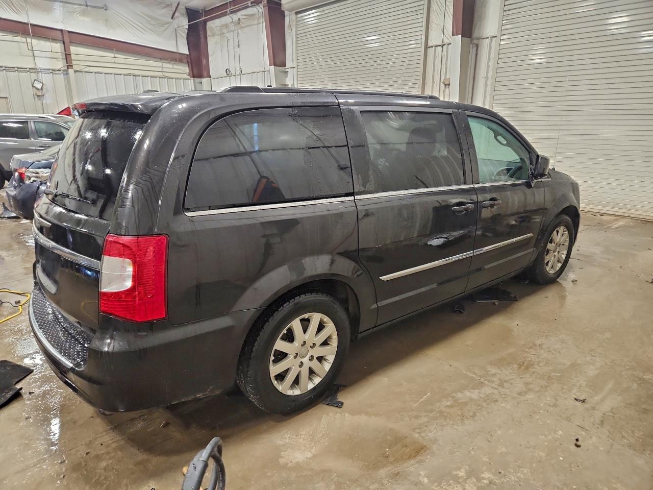 2015 CHRYSLER TOWN & COUNTRY TOURING photo 3