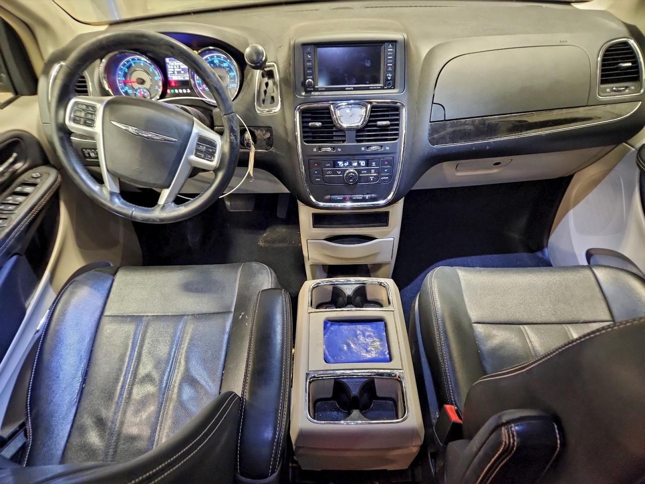 2015 CHRYSLER TOWN & COUNTRY TOURING photo 8