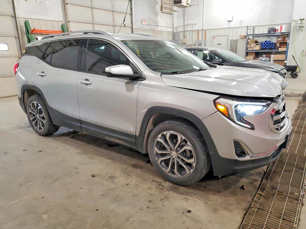 2019 GMC TERRAIN SLT photo 4