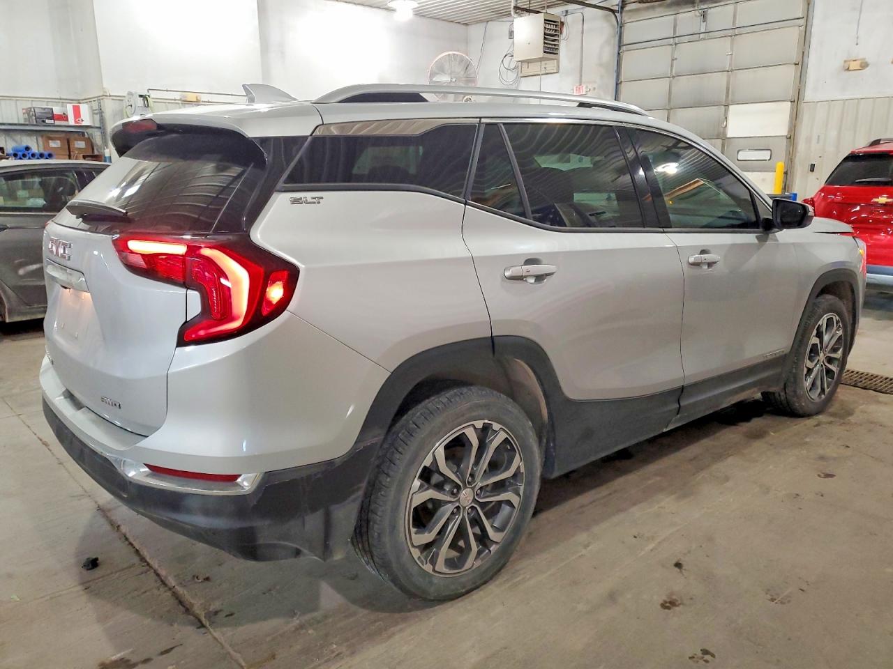 2019 GMC TERRAIN SLT photo 3