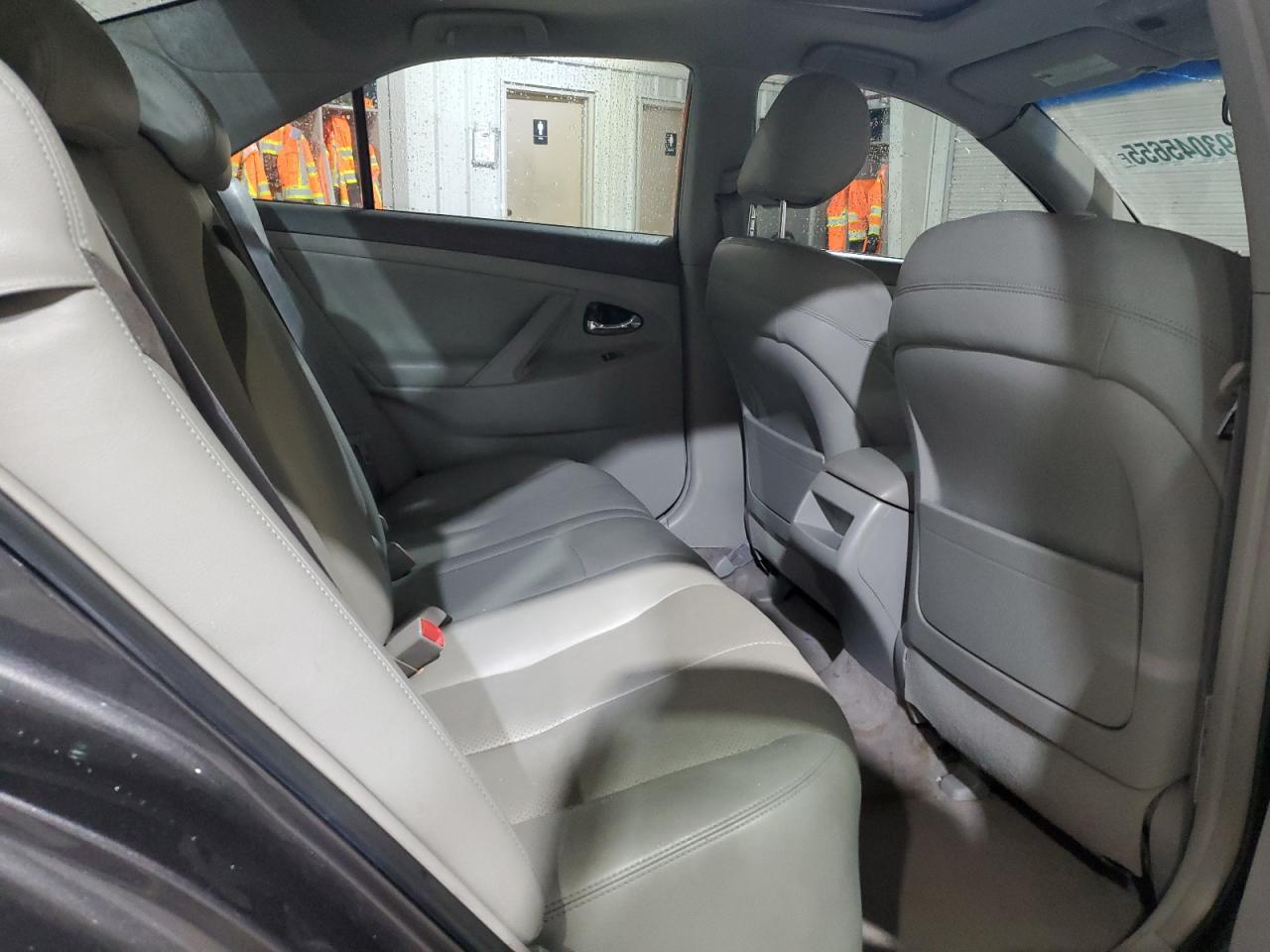 2010 TOYOTA CAMRY BASE photo 10