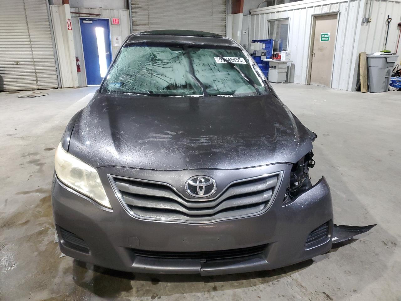 2010 TOYOTA CAMRY BASE photo 5