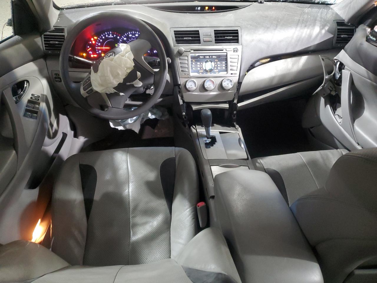 2010 TOYOTA CAMRY BASE photo 8
