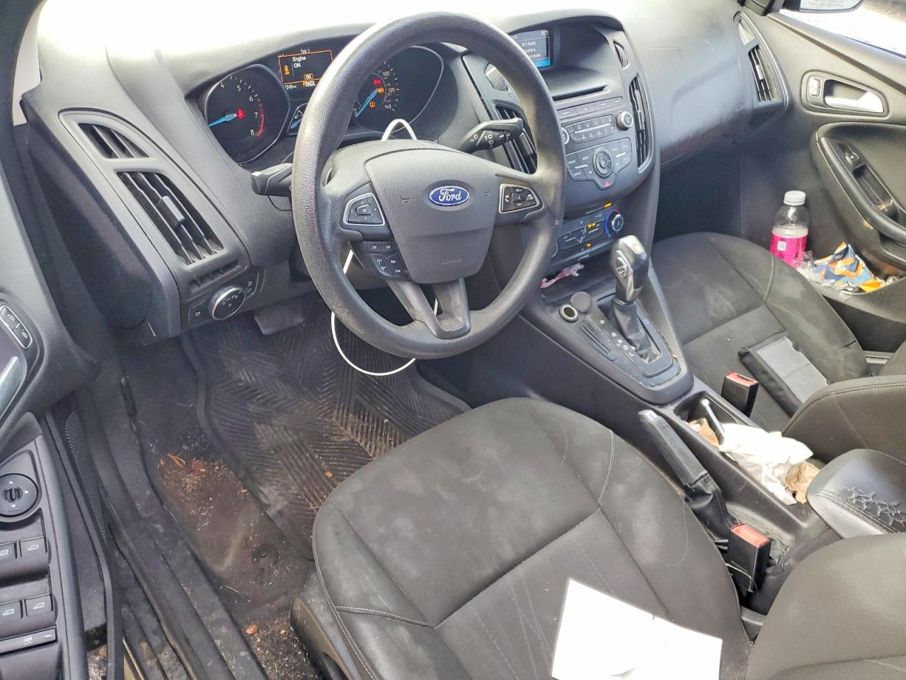 2015 FORD FOCUS SE photo 8