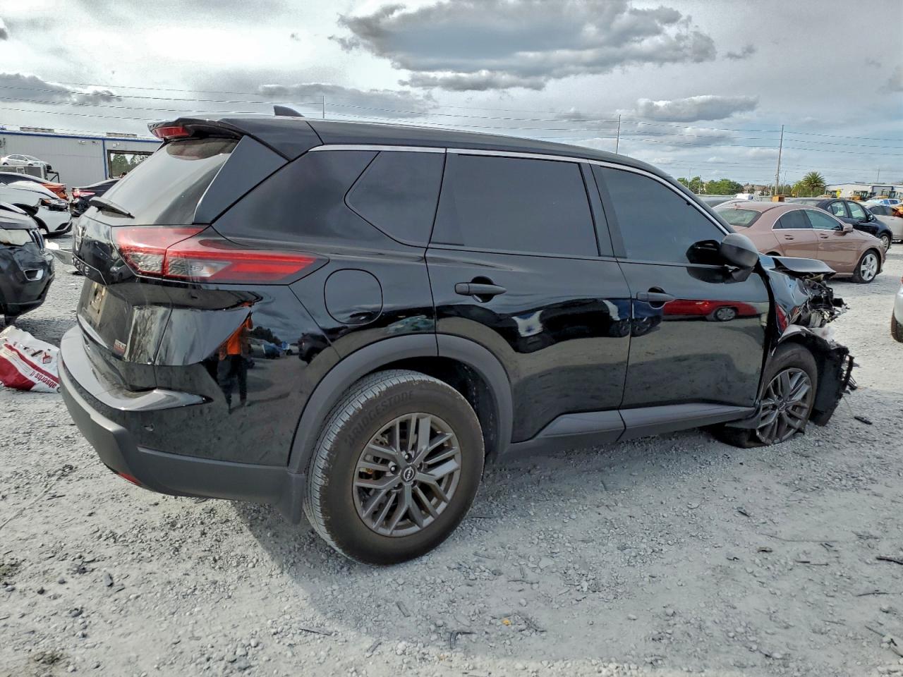 2024 NISSAN ROGUE S photo 3