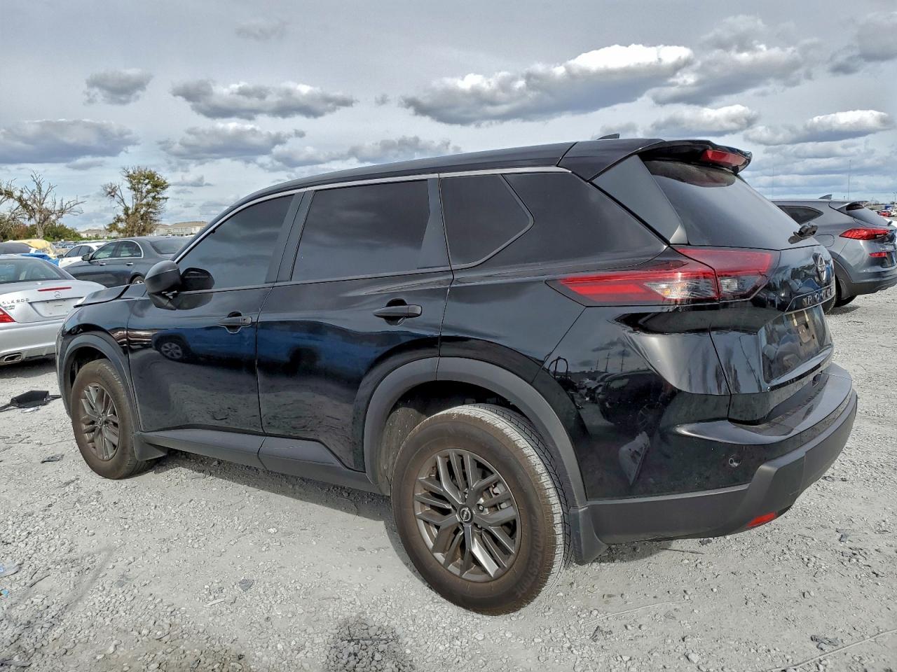 2024 NISSAN ROGUE S photo 2