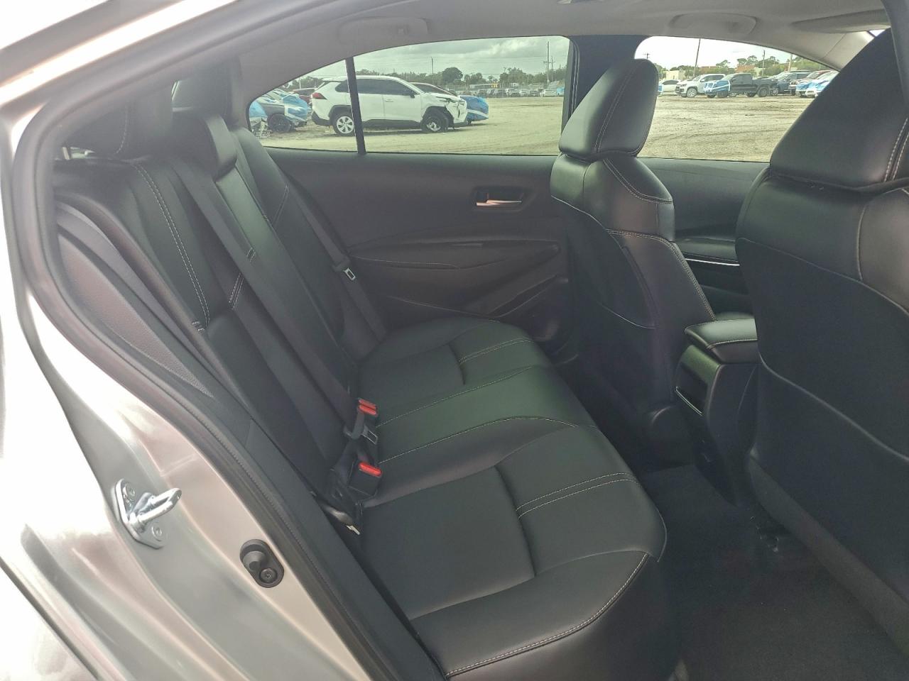 2022 TOYOTA COROLLA XLE photo 10