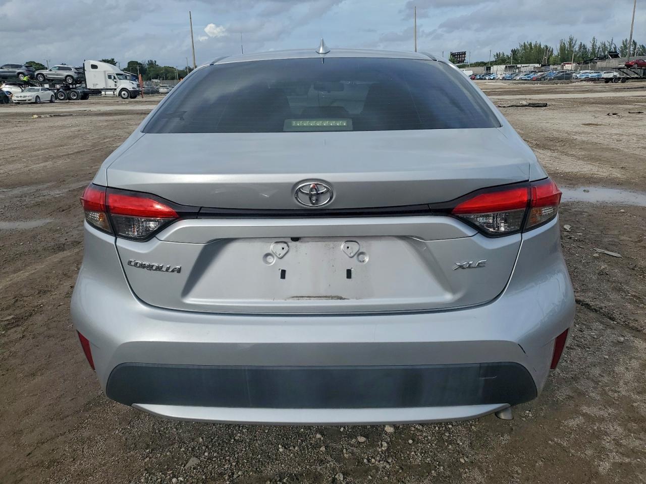 2022 TOYOTA COROLLA XLE photo 6