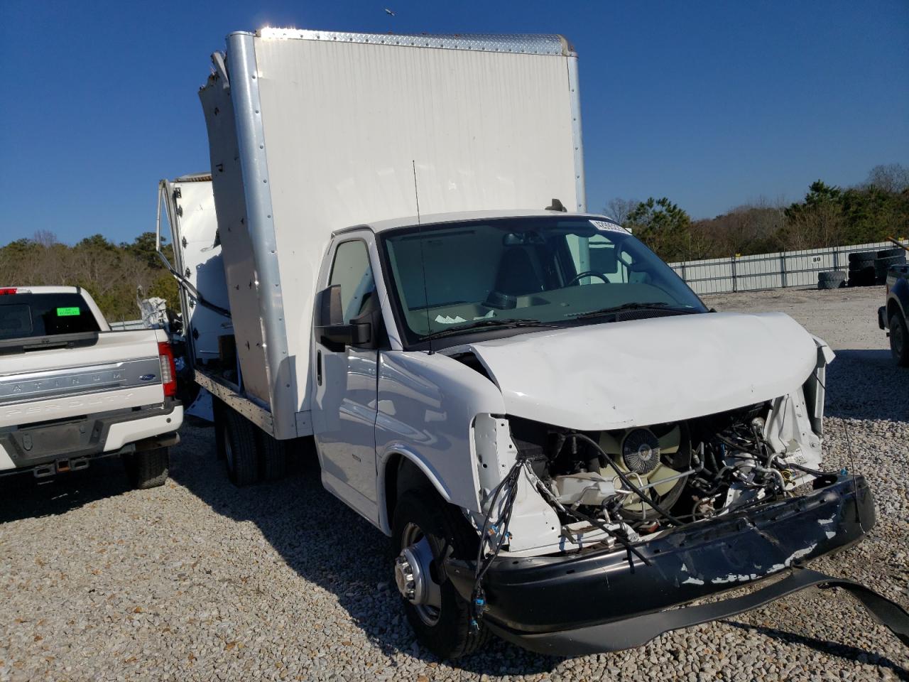 2022 GMC SAVANA CUTAWAY G3500 photo 4