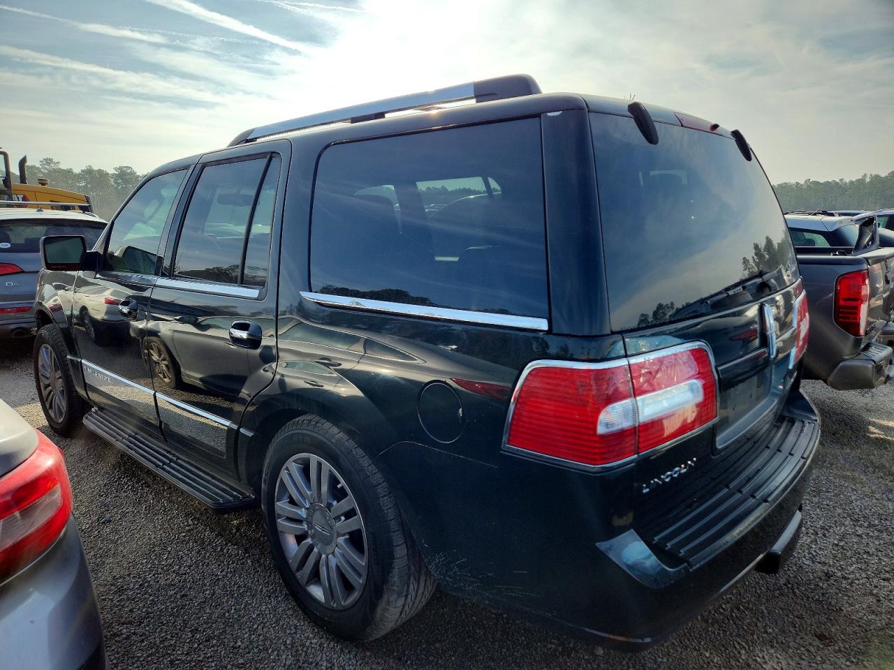 2007 LINCOLN NAVIGATOR photo 2