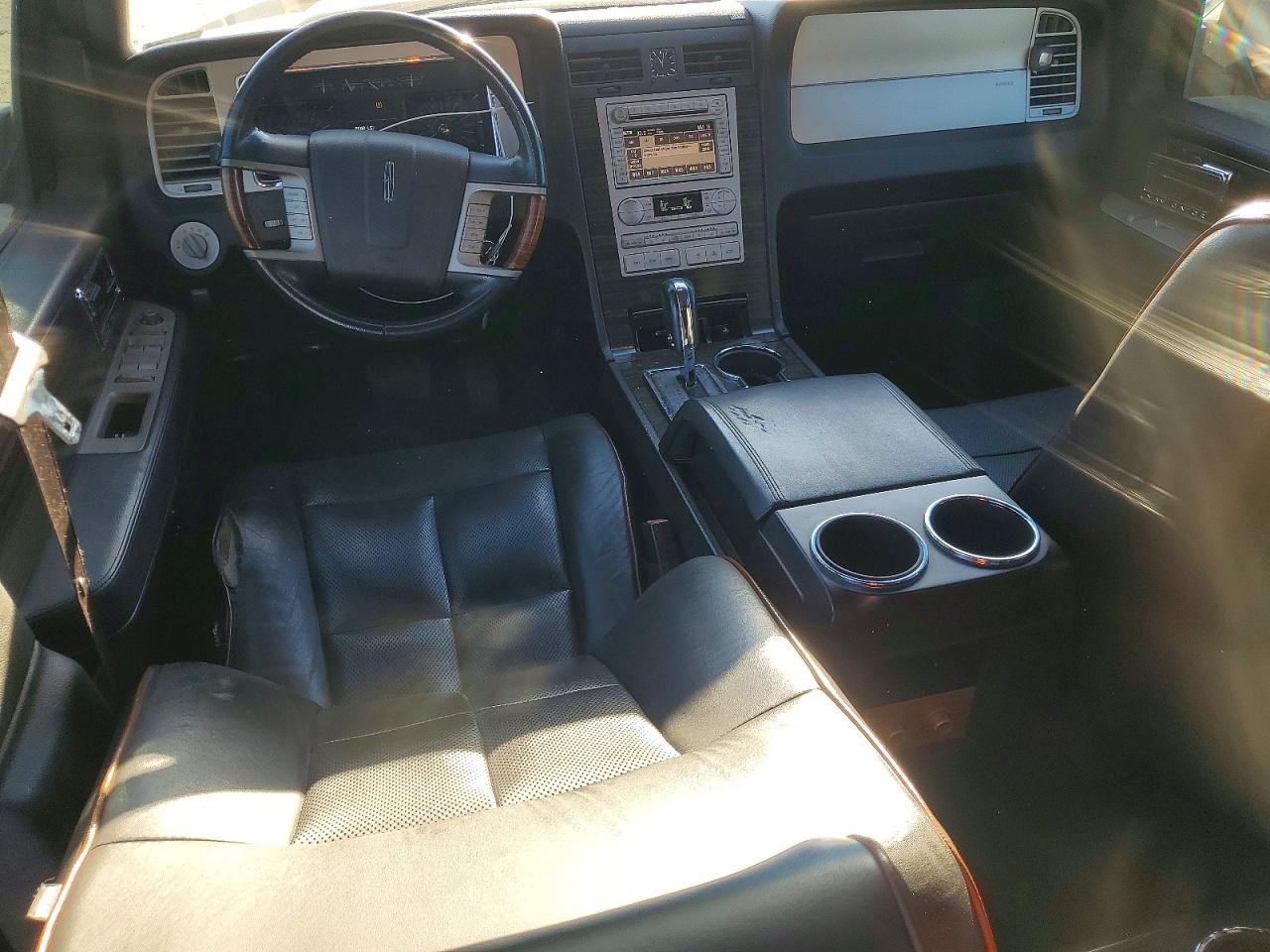 2007 LINCOLN NAVIGATOR photo 8