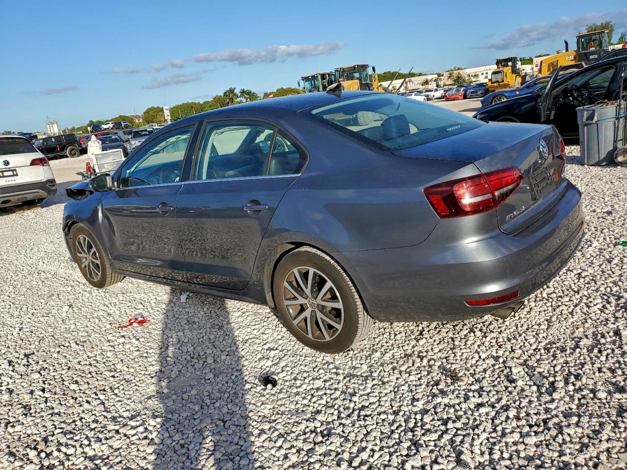 2017 VOLKSWAGEN JETTA SE photo 2