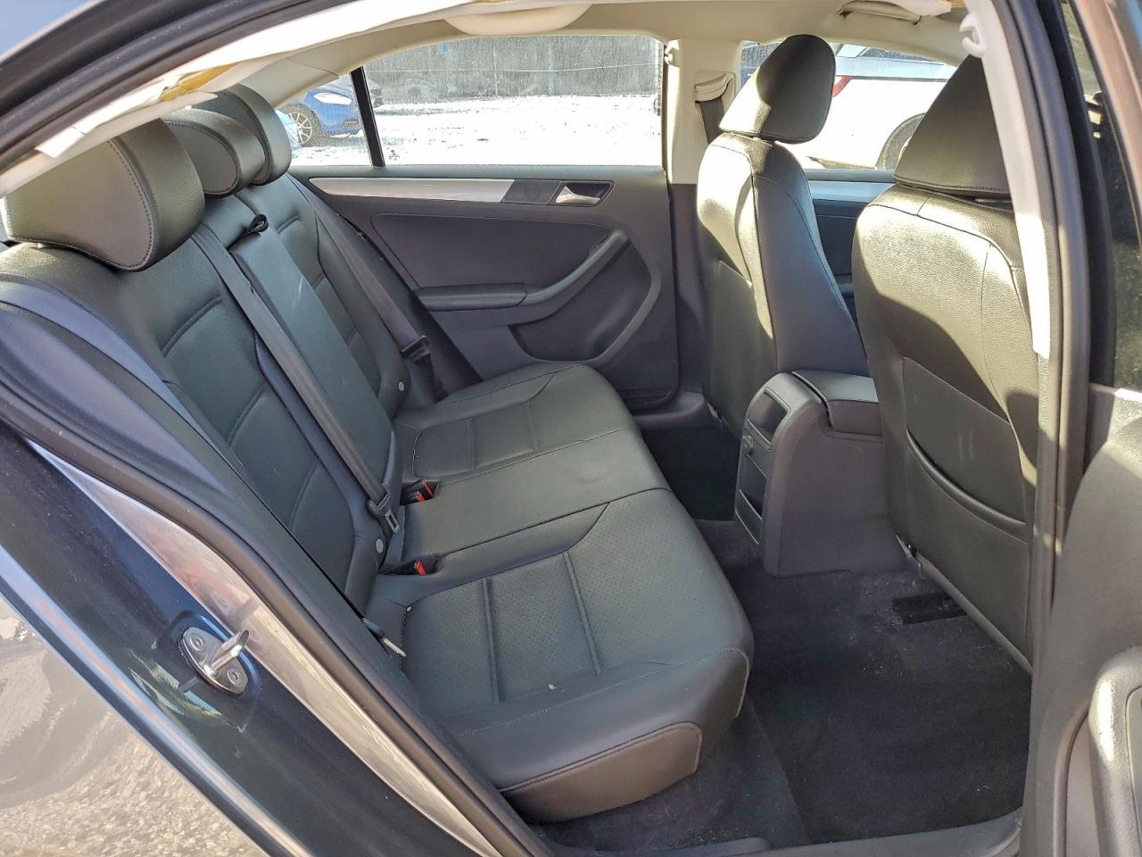 2017 VOLKSWAGEN JETTA SE photo 10
