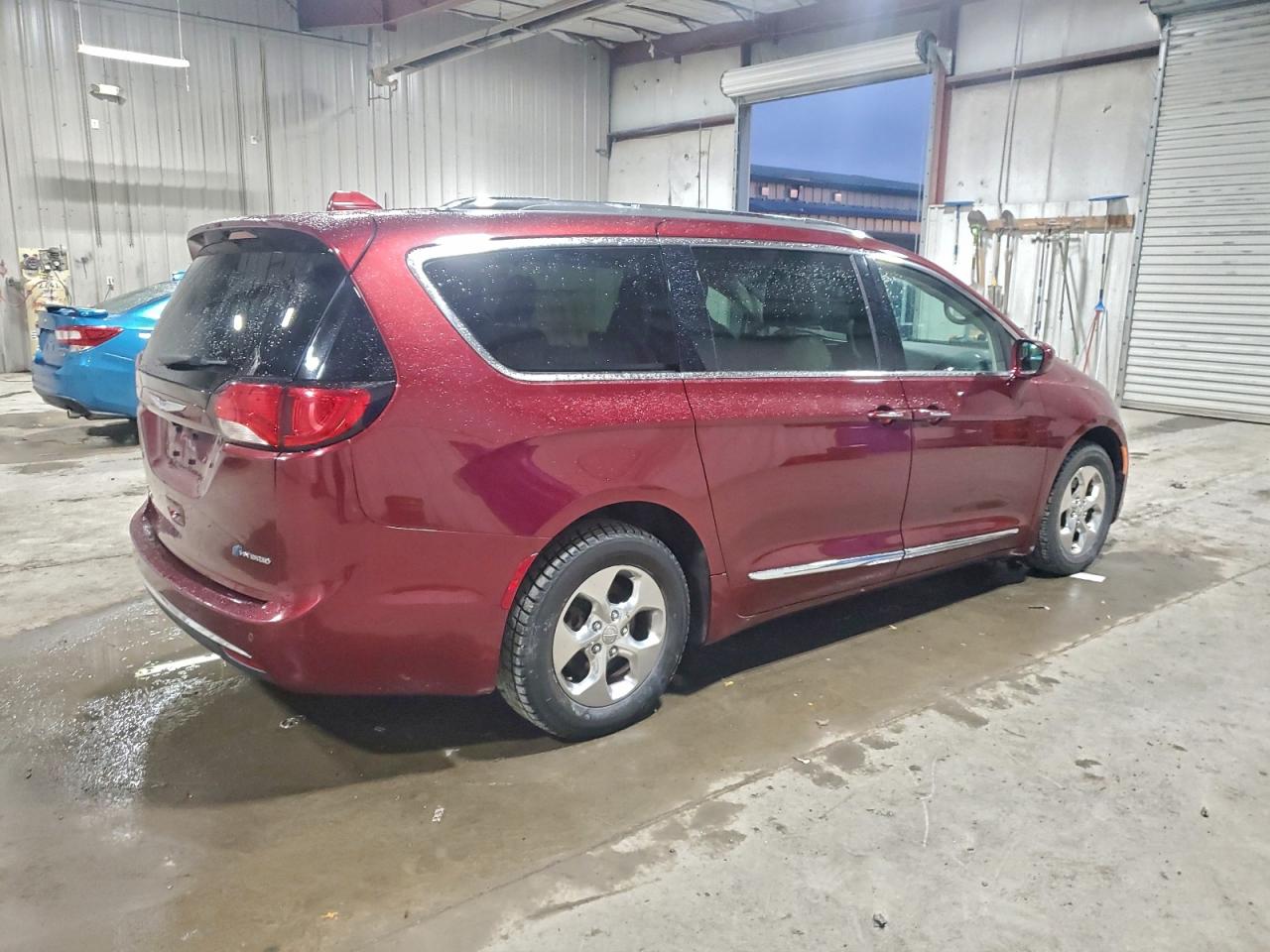 2019 CHRYSLER PACIFICA HYBRID TOURING L photo 3