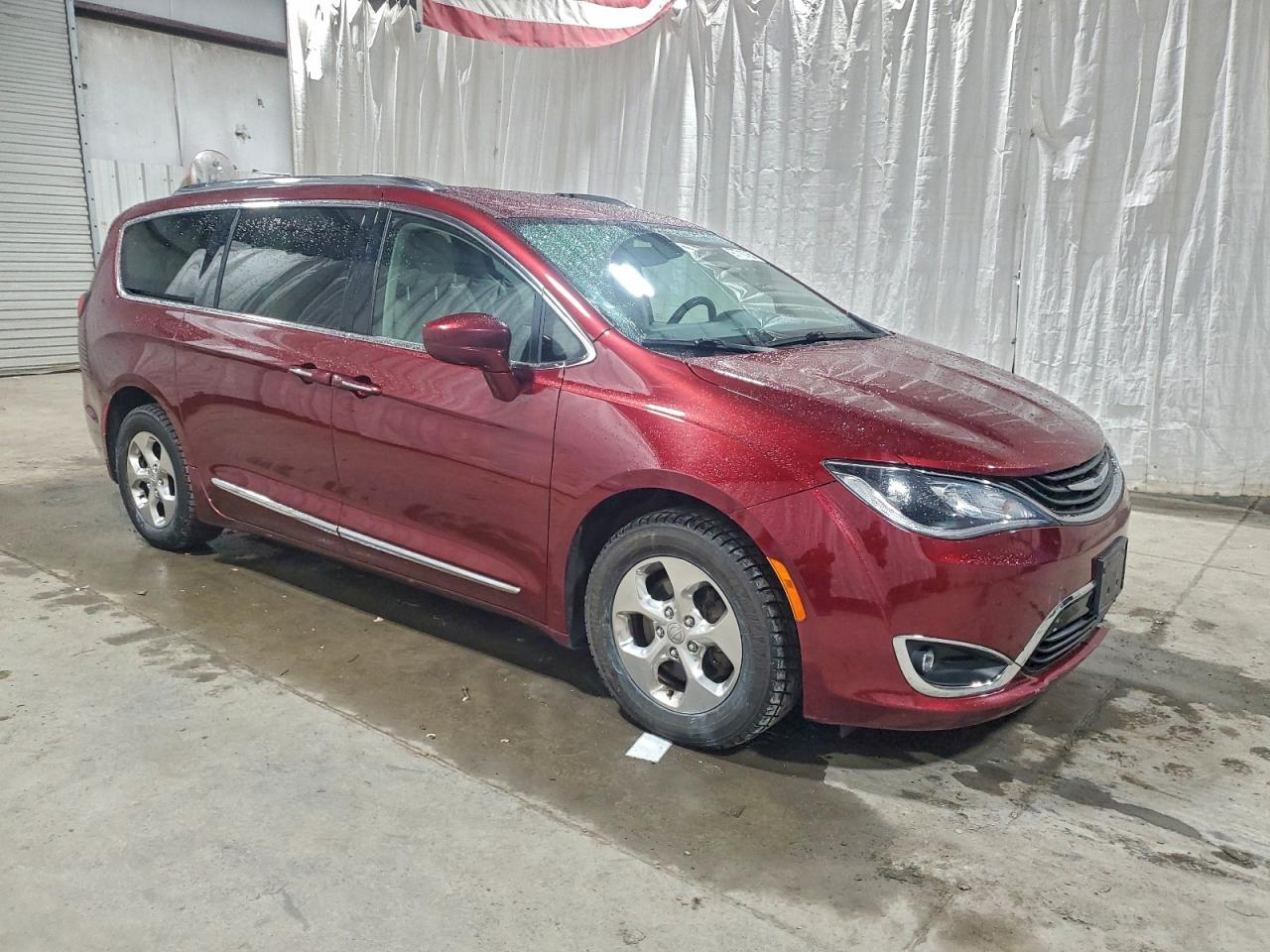 2019 CHRYSLER PACIFICA HYBRID TOURING L photo 4