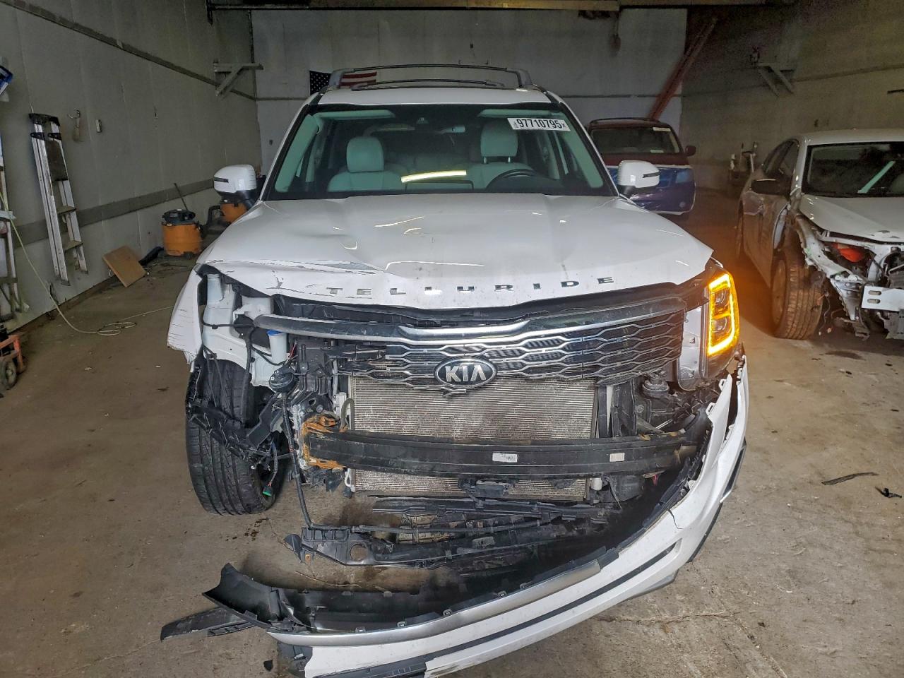 2021 KIA TELLURIDE EX photo 5