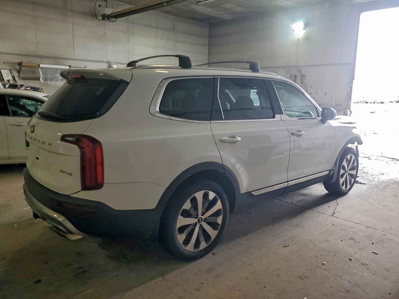 2021 KIA TELLURIDE EX photo 3