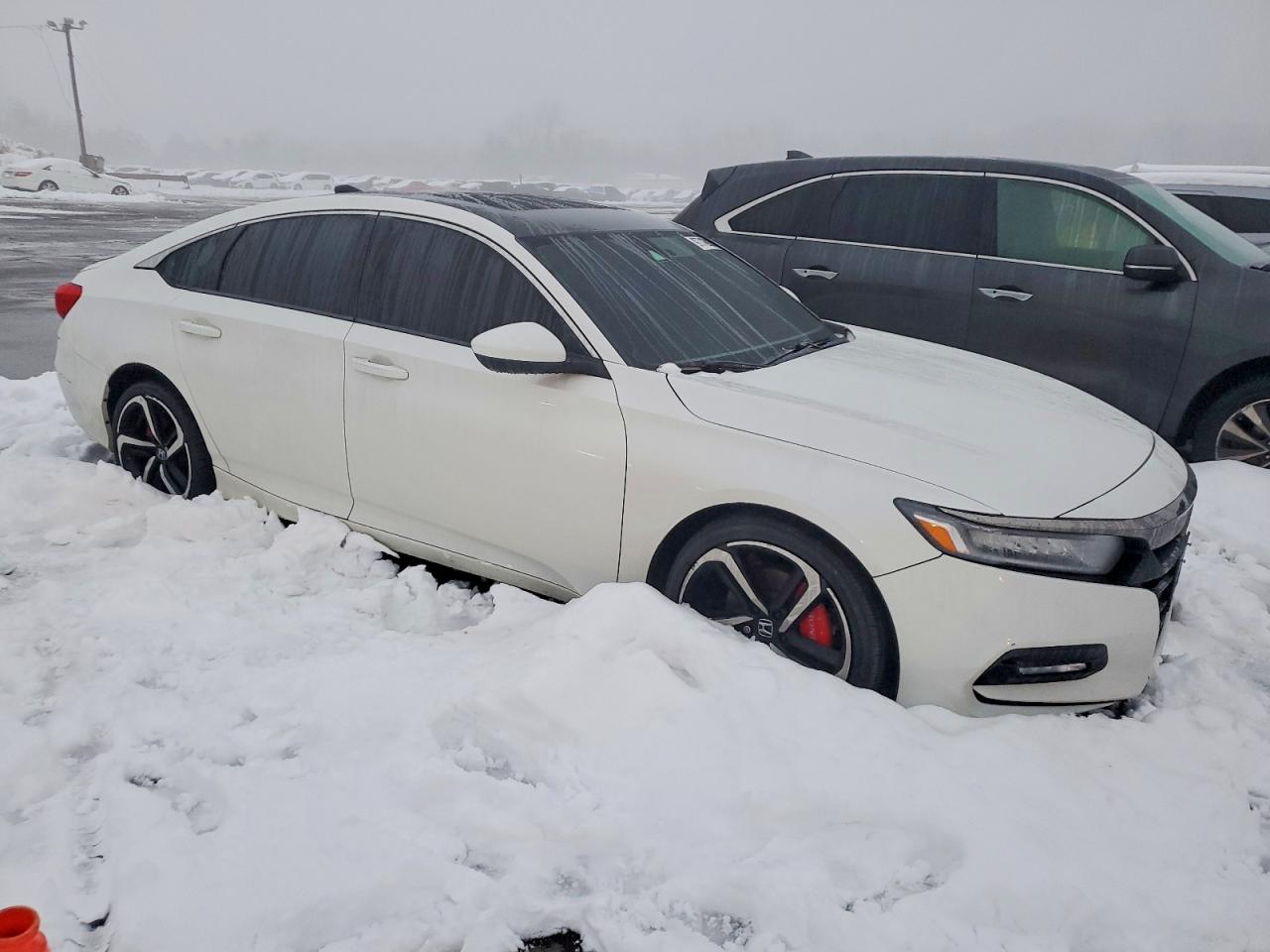 2018 HONDA ACCORD SPORT photo 4