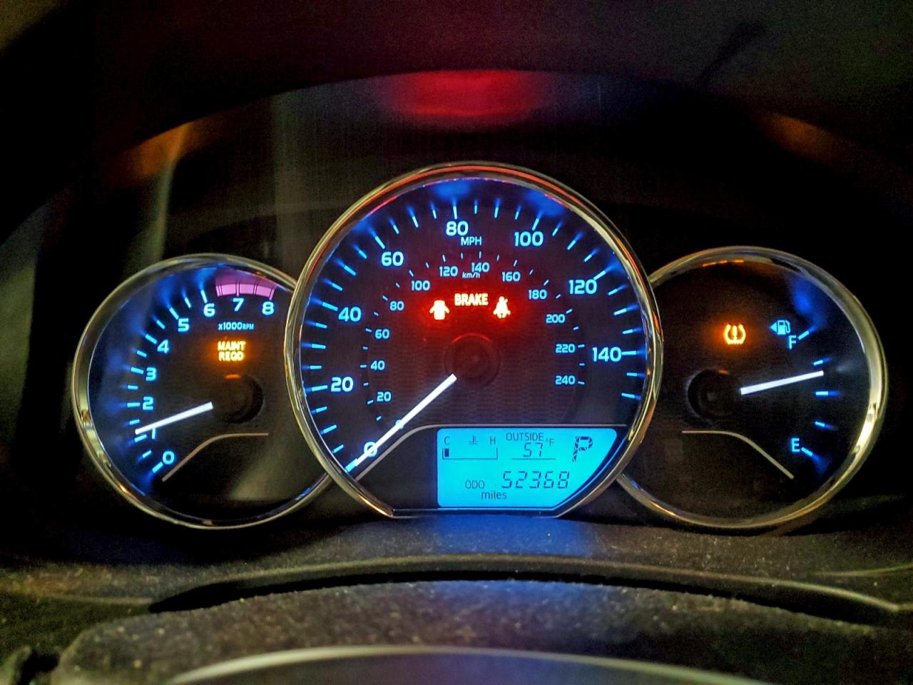 2015 TOYOTA COROLLA L photo 9