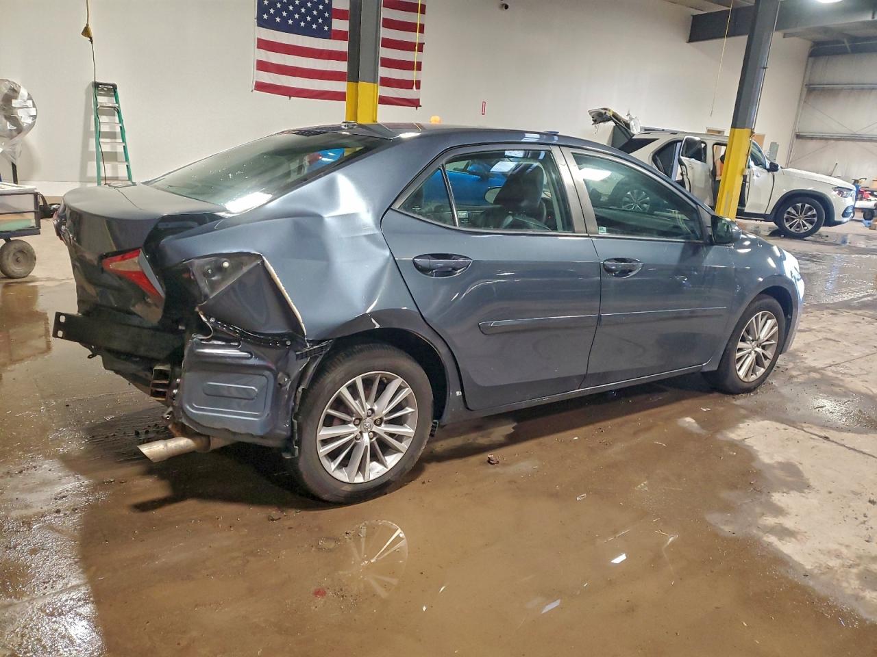 2015 TOYOTA COROLLA L photo 3