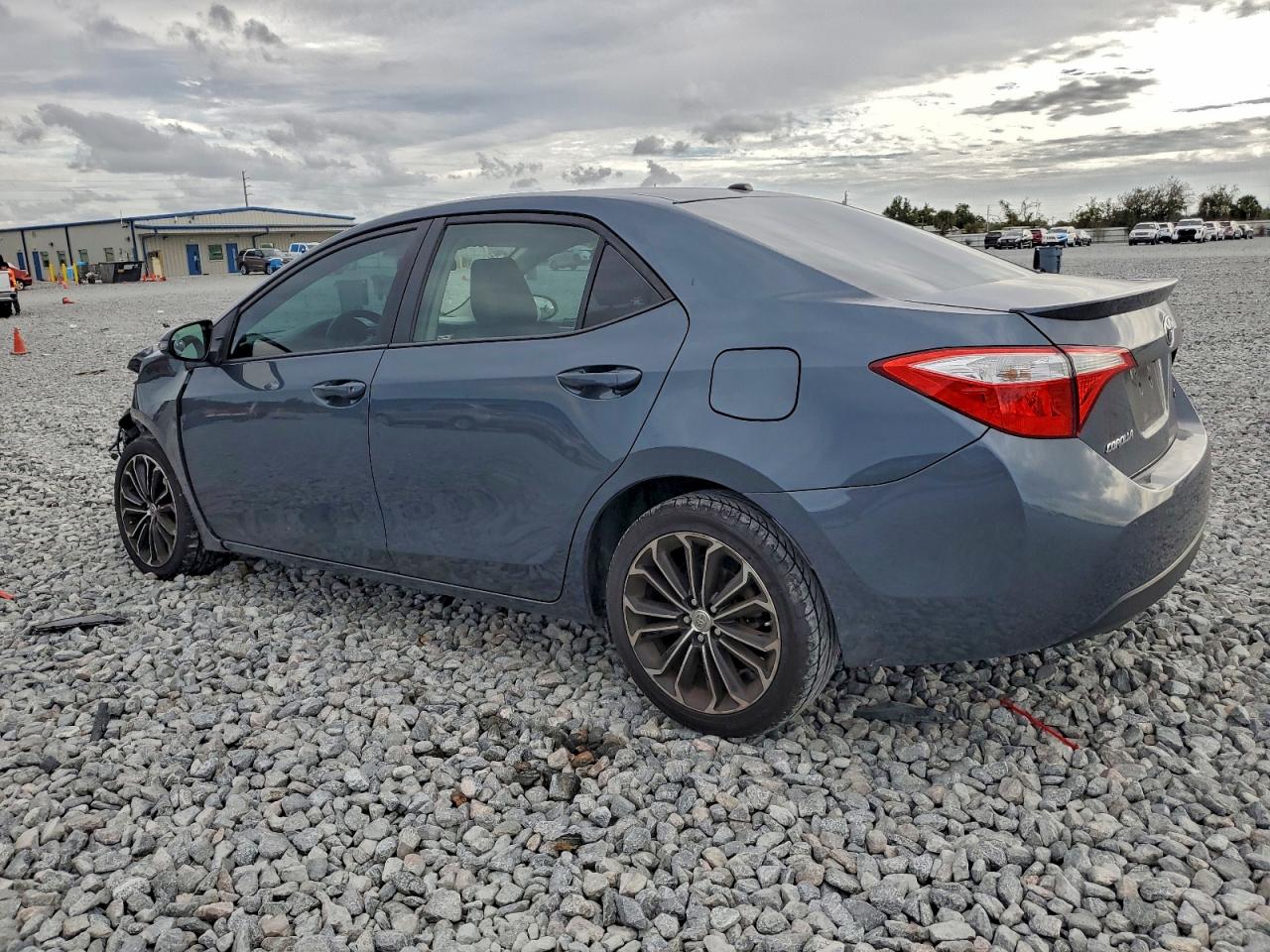 2016 TOYOTA COROLLA L photo 2