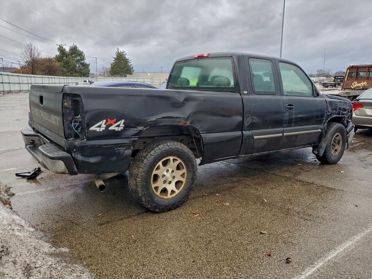 2004 CHEVROLET SILVERADO K1500 photo 3