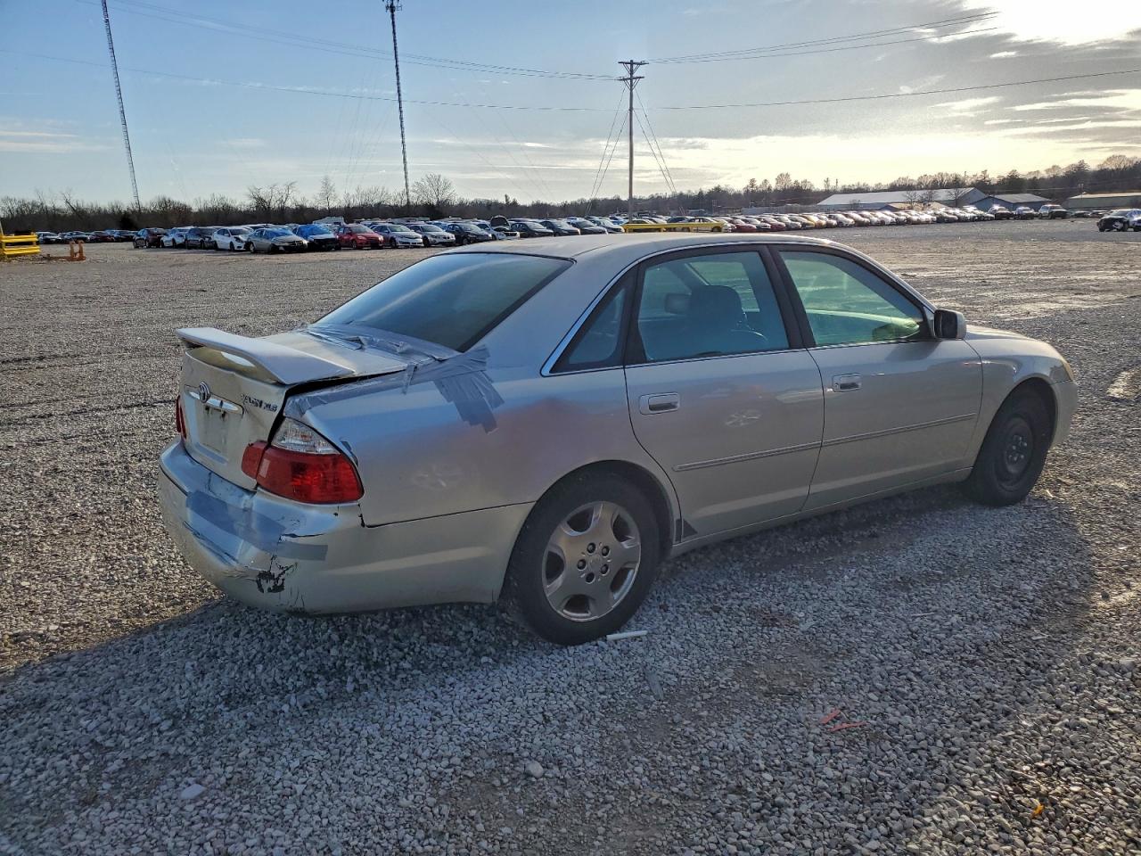 2003 TOYOTA AVALON XL photo 3