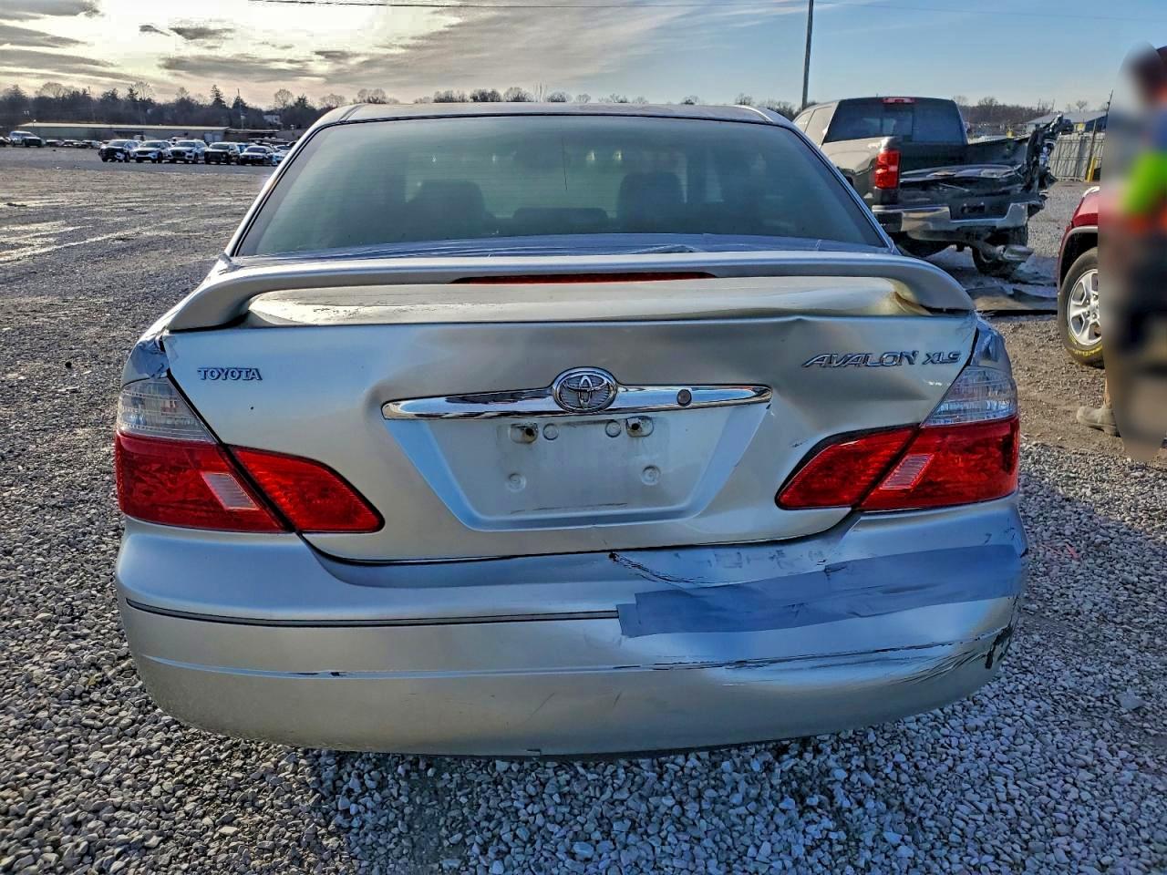 2003 TOYOTA AVALON XL photo 6