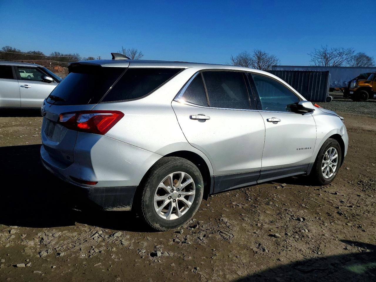 2018 CHEVROLET EQUINOX LT photo 3