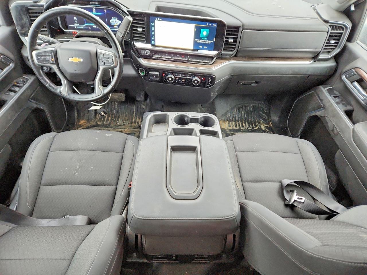 2024 CHEVROLET SILVERADO K3500 LT photo 8