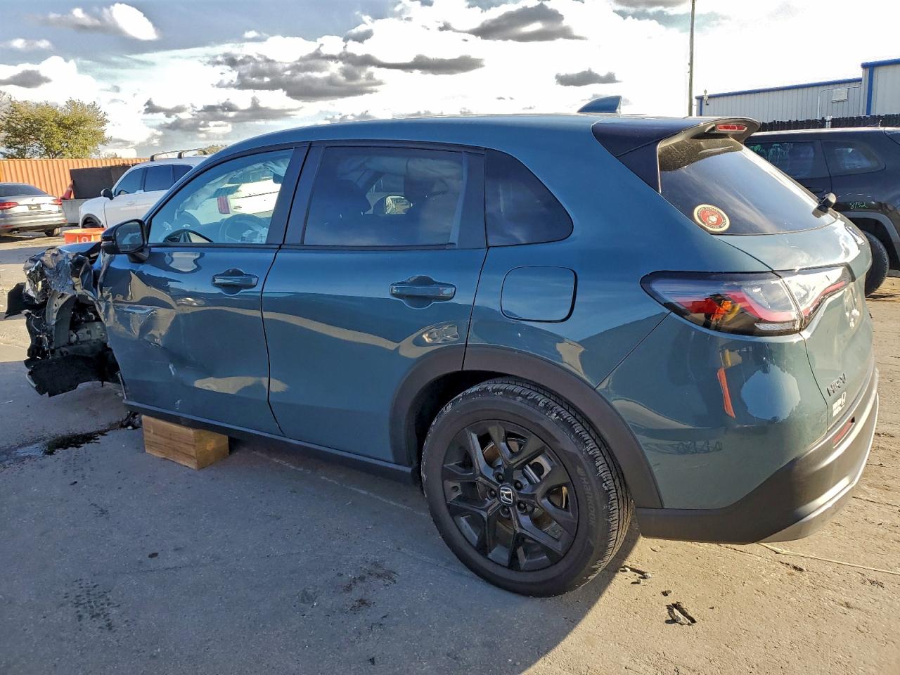 2024 HONDA HR-V SPORT photo 2