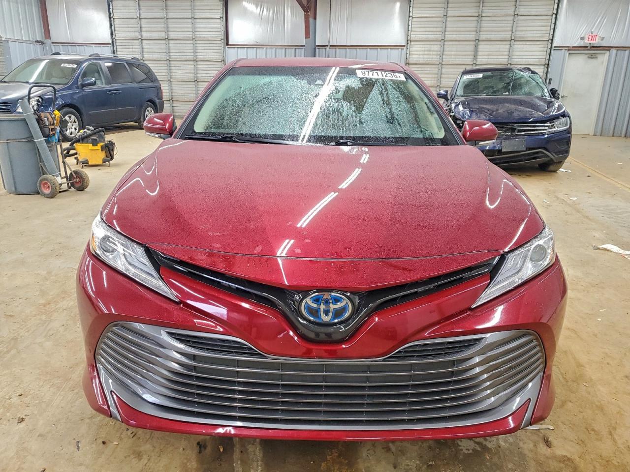 2020 TOYOTA CAMRY XLE photo 5